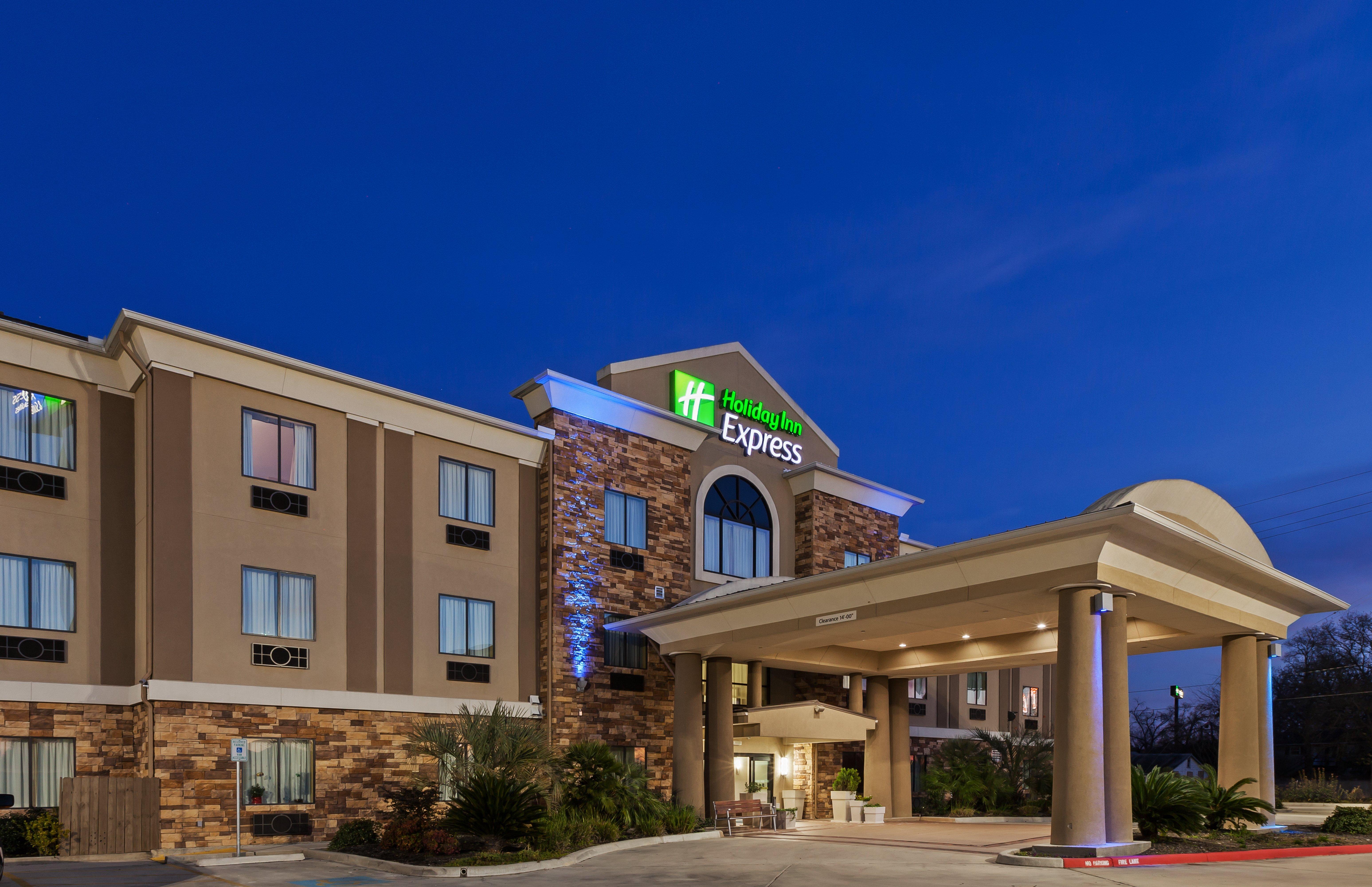 Holiday Inn Express & Suites Cleveland By Ihg Extérieur photo