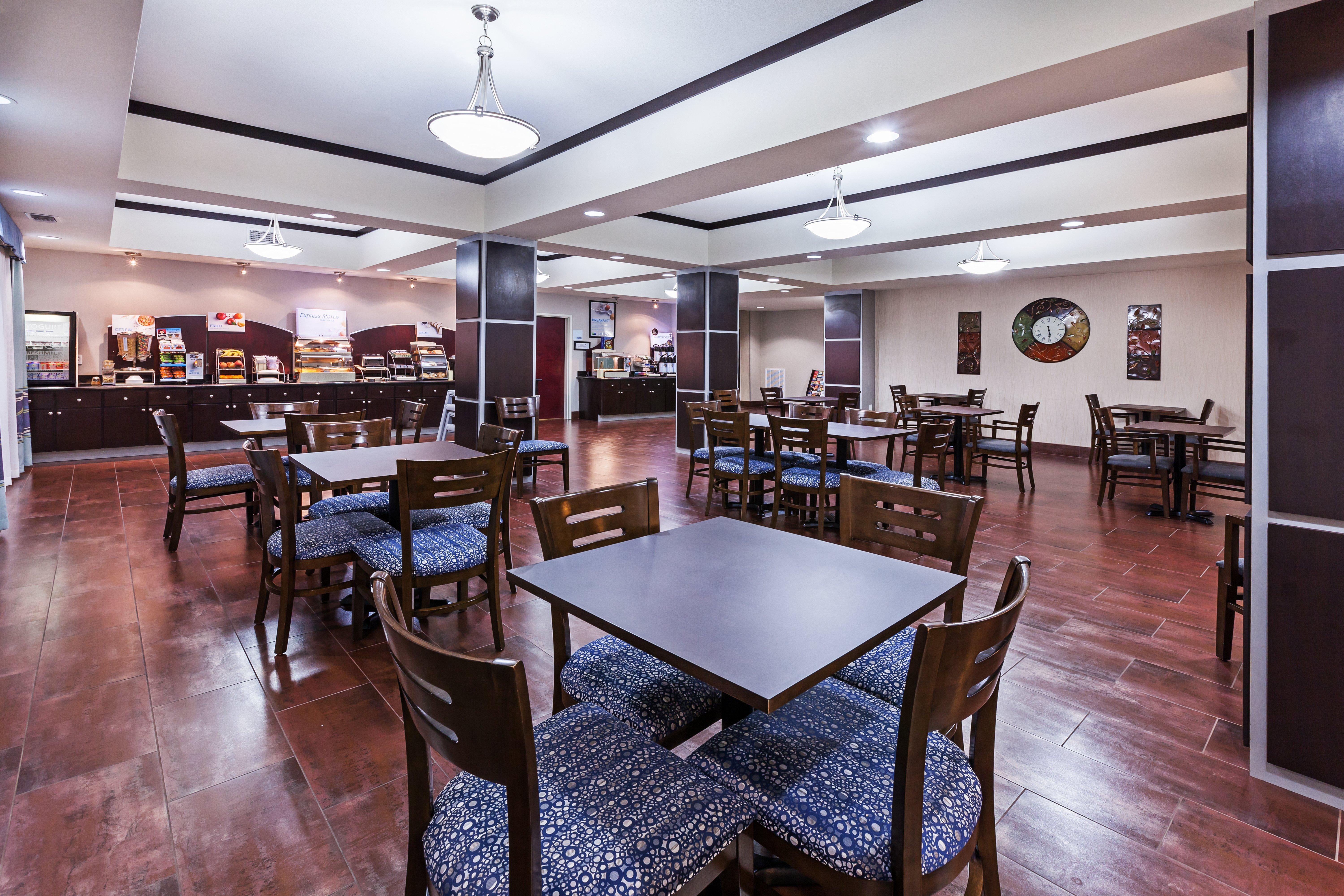 Holiday Inn Express & Suites Cleveland By Ihg Extérieur photo