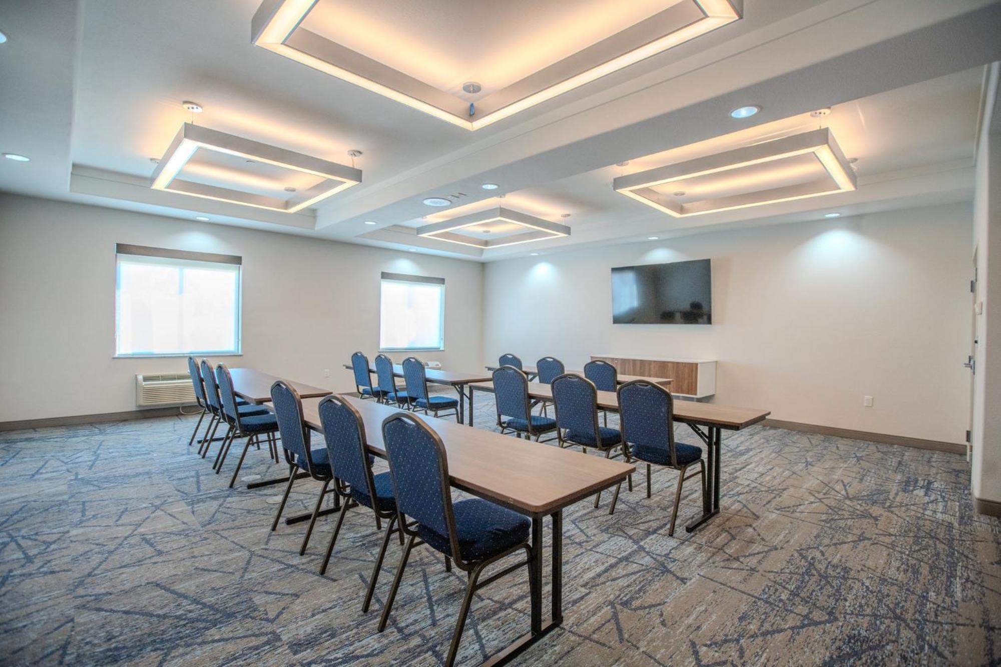 Holiday Inn Express & Suites Cleveland By Ihg Extérieur photo