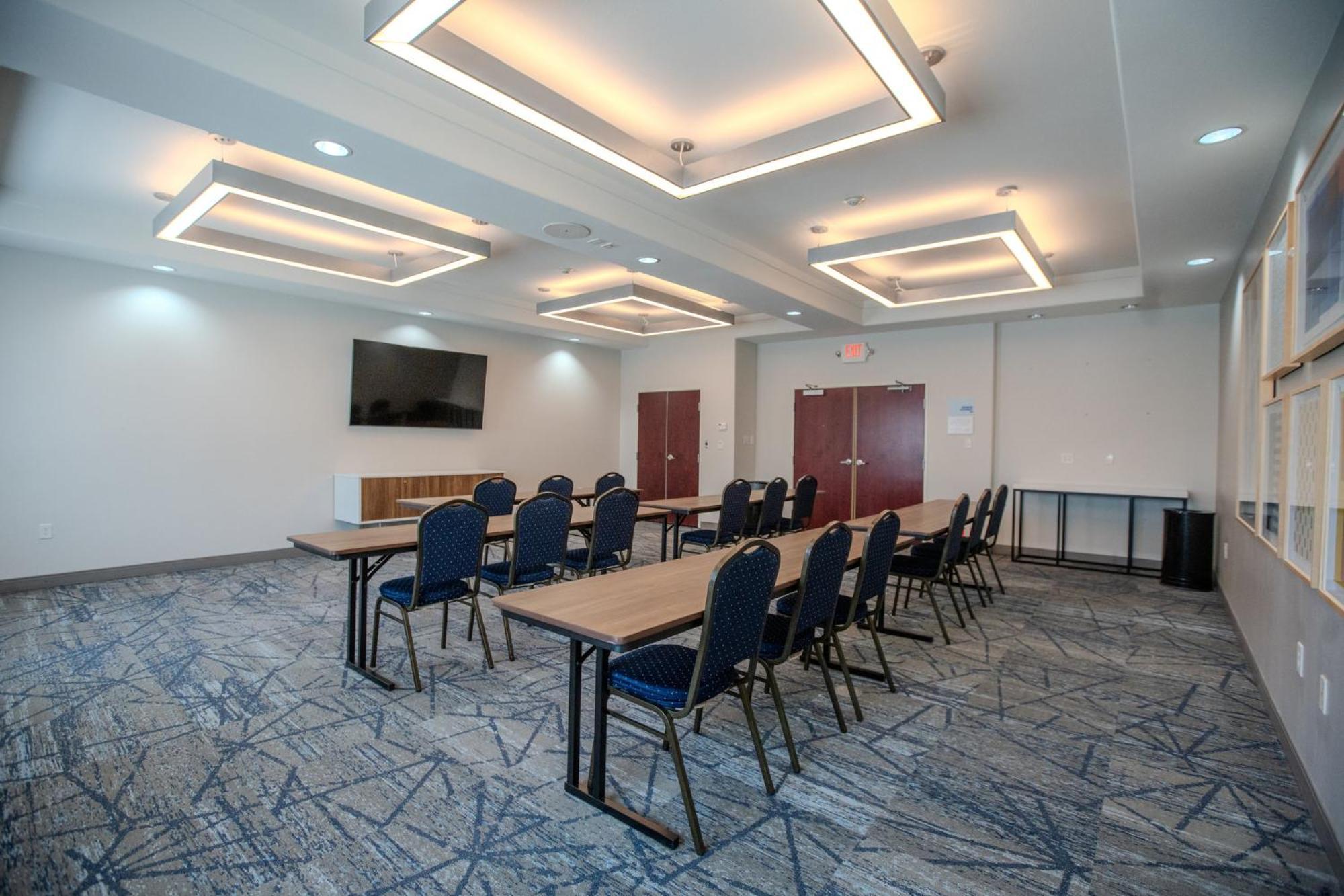 Holiday Inn Express & Suites Cleveland By Ihg Extérieur photo