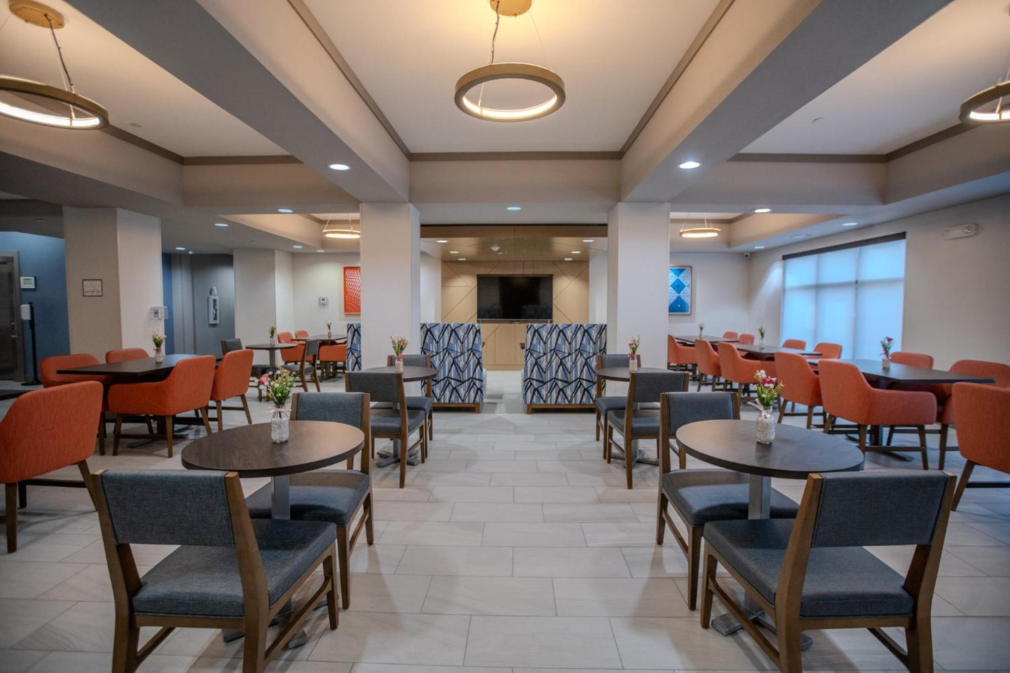 Holiday Inn Express & Suites Cleveland By Ihg Extérieur photo