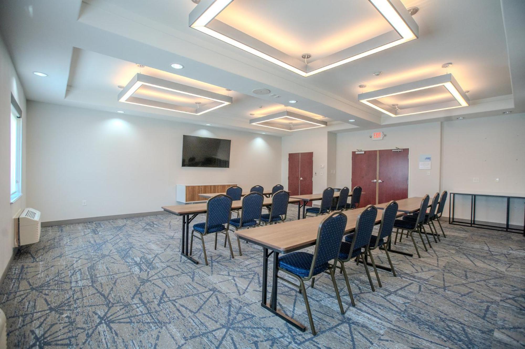 Holiday Inn Express & Suites Cleveland By Ihg Extérieur photo
