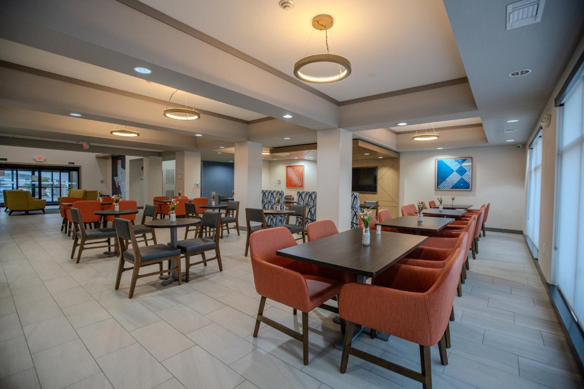 Holiday Inn Express & Suites Cleveland By Ihg Extérieur photo