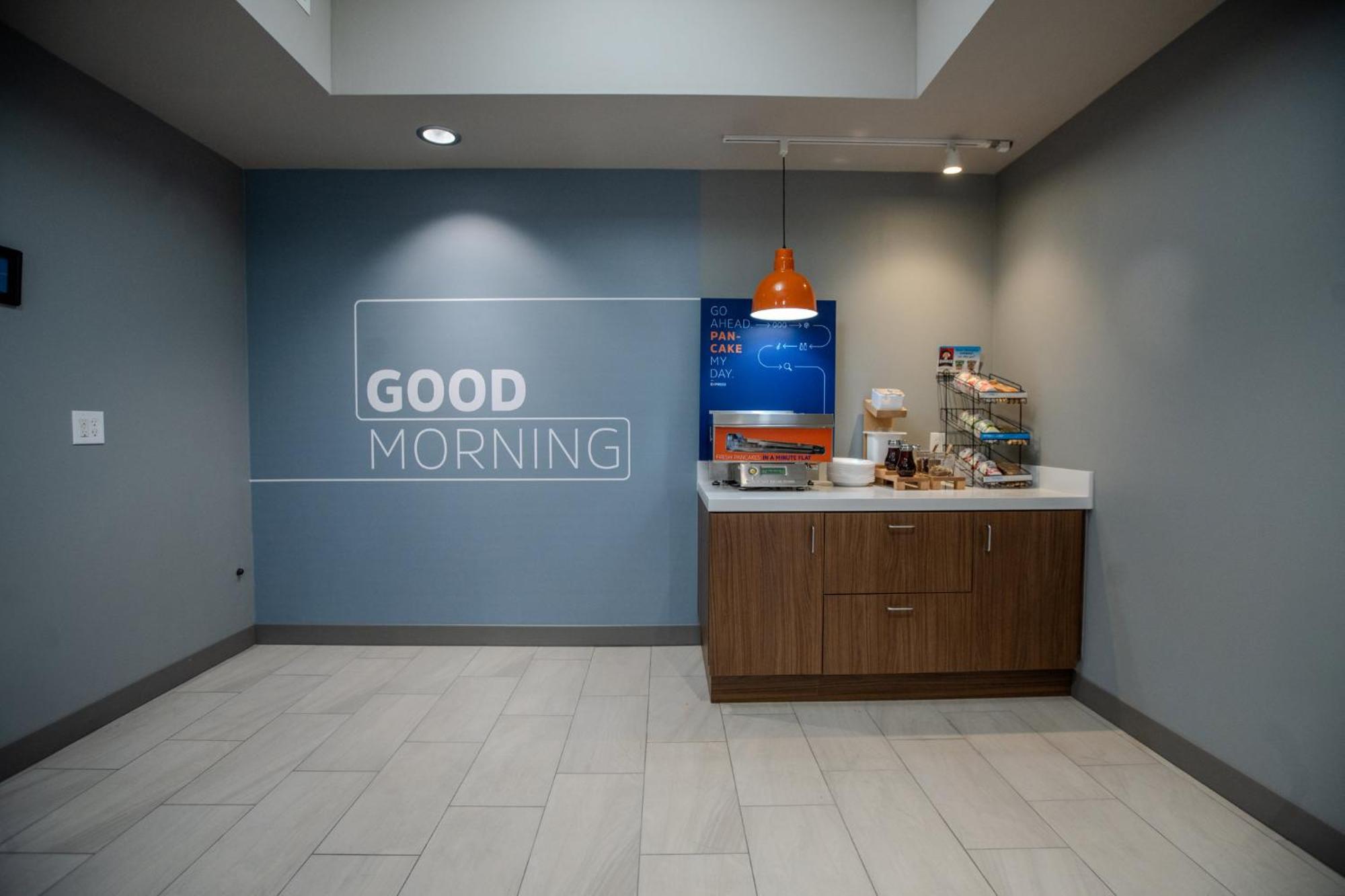 Holiday Inn Express & Suites Cleveland By Ihg Extérieur photo