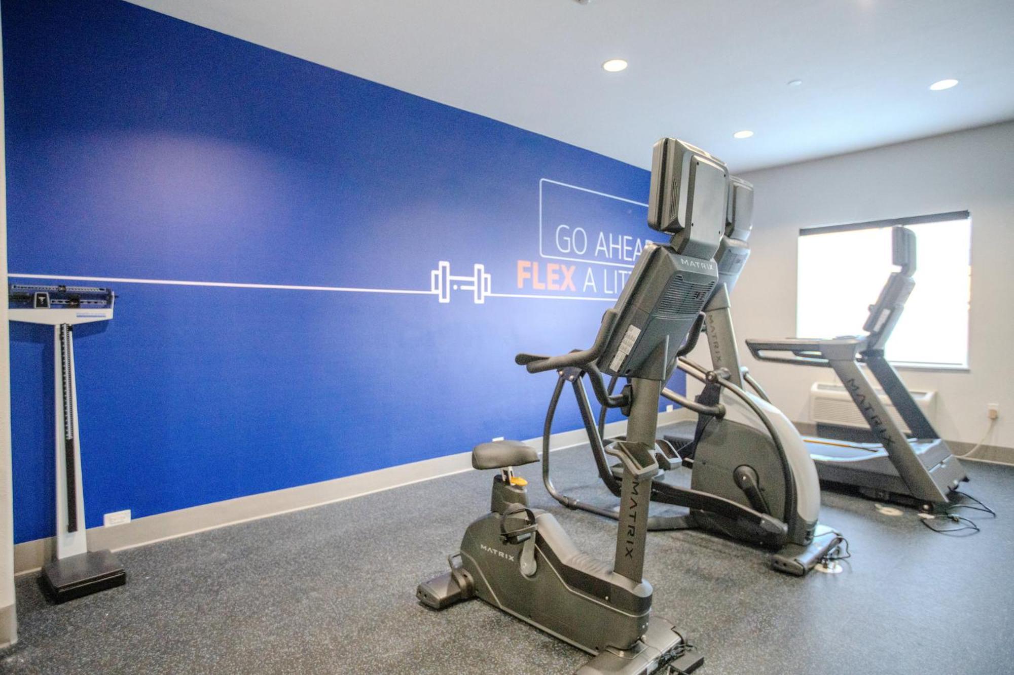 Holiday Inn Express & Suites Cleveland By Ihg Extérieur photo
