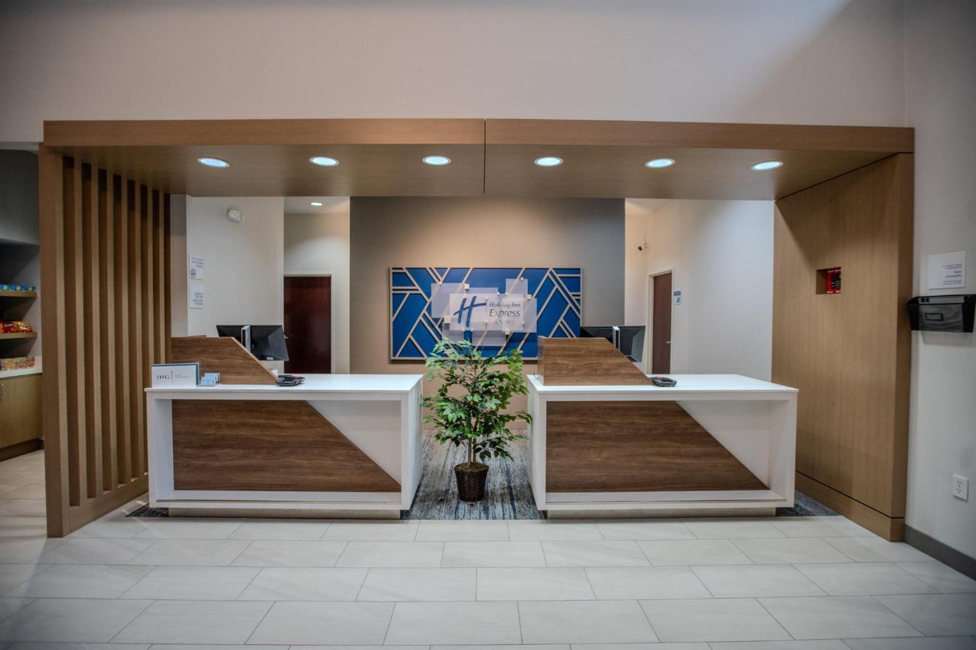 Holiday Inn Express & Suites Cleveland By Ihg Extérieur photo
