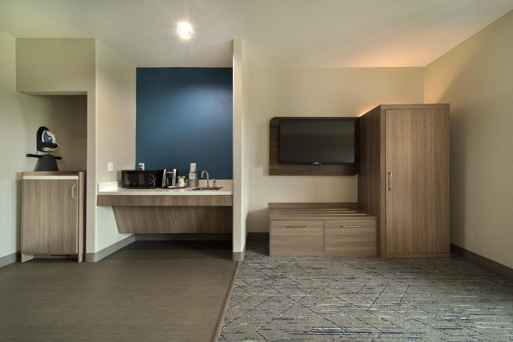 Holiday Inn Express & Suites Cleveland By Ihg Extérieur photo